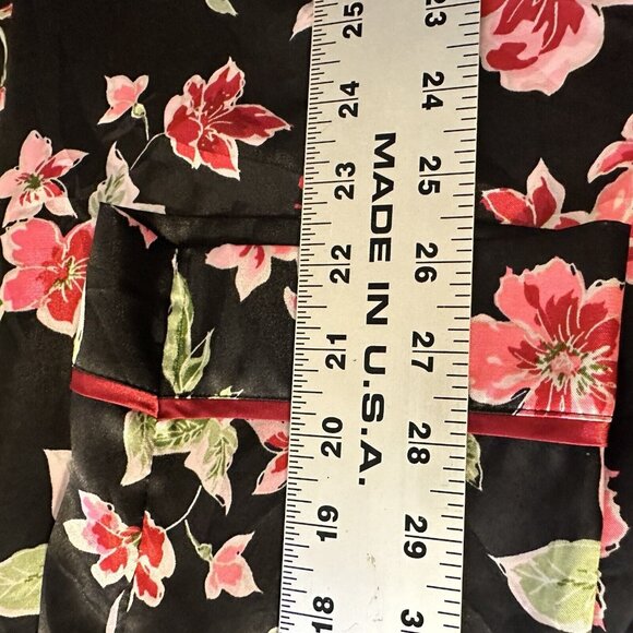 Adonna Womens Black and Red Floral Lightweight Robe Size Medium - Picture 10 of 11